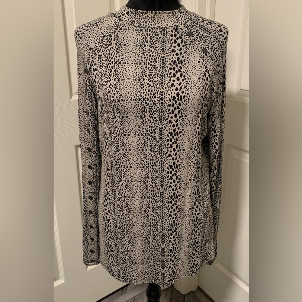 NWT Red by BUCKLE Animal Print Top Size XL